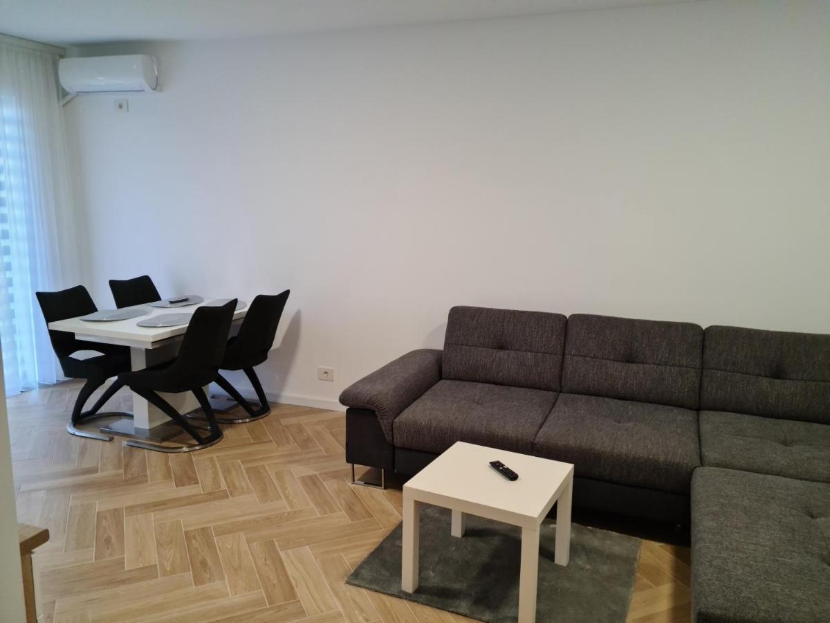 Apartamento Apartament In Complex Rezidential In Oradea Exterior foto